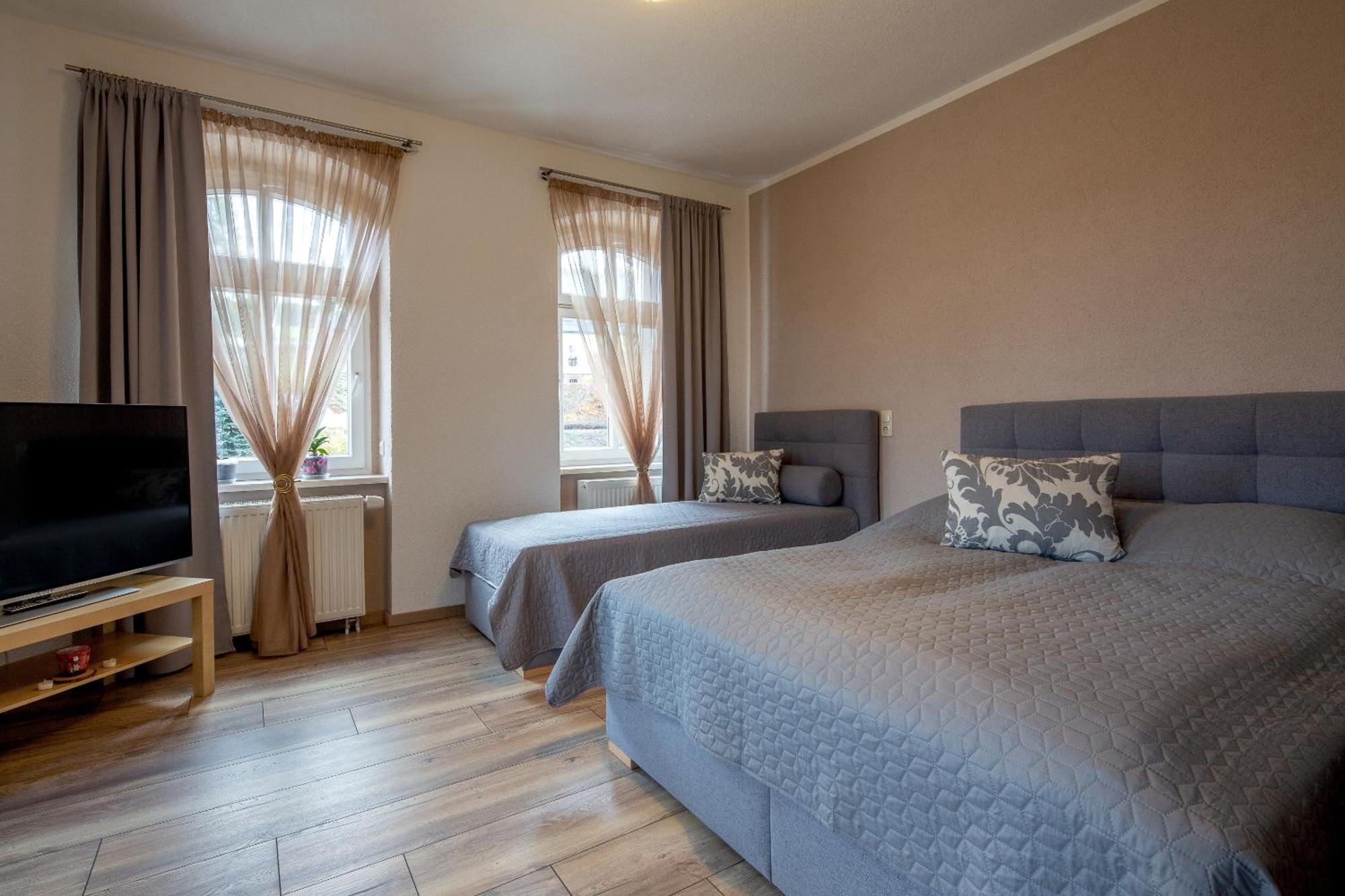 gemütliche Ferienwohnungen im Erzgebrige Sehma Zimmer foto