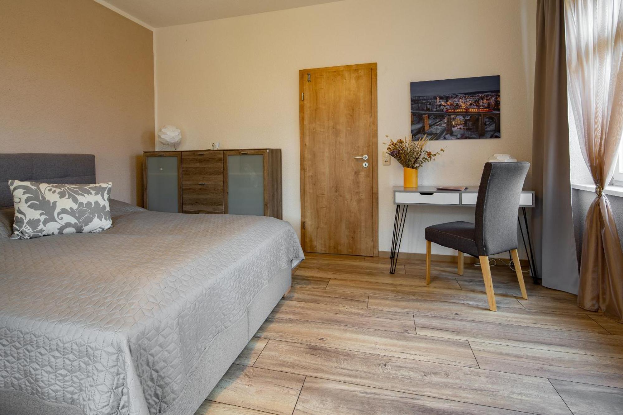 gemütliche Ferienwohnungen im Erzgebrige Sehma Zimmer foto